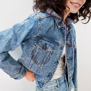 American Eagle cropped denim jacket